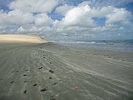 Praia da Vila de Jeri... desiluso, areia suja, muitos cavalos e ces deixando