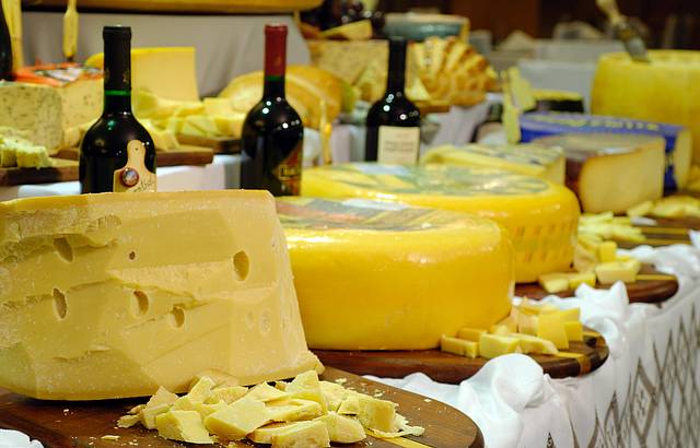 Maior mesa de queijos do Brasil