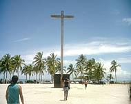 Cruz que marca o local da 1 missa realizada no Brasil.