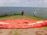 Voo de parapente com instrutor Jackson Bona