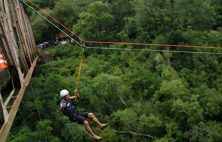 Adrenalina garantida na Ponte de Ferro