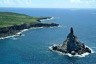 Pedras vulcnicas formam a Ilha do Frade 