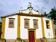 Igreja. Uma das muitas construes.