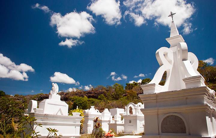 Cemitrio  uma das atraes da antiga vila