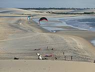 Kitesurf na praia de Jeri no fim da tarde