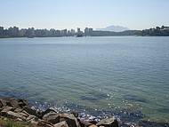 Vista desde a Ilha do Boi para Praia do Canto e parte da Ilha do Frade