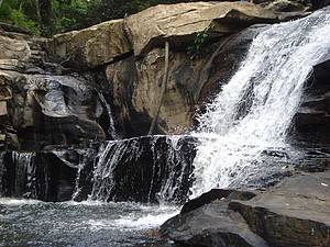 Tomar banho de cachoeira: Cear tambm revela belas quedas dgua! - 