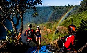 Rapel: Salto Utiariti, 98 metros e moldura do arco-ris<br>