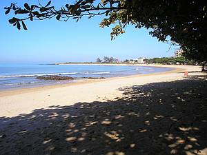 Praia dos Castelhanos: Tarde tranquila embaixo das amendoeiras - 