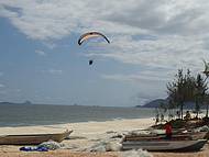 Esporte radical na praia de Itaipuau