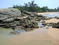 Lindo lugar nas pedras na ponta da praia de Setiba.