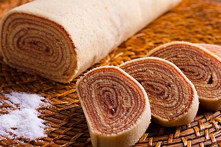 Comer bem - Bolo de rolo é para comer rezando!