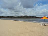 Tarde na praia de Maria Farinha proximo ao pontal