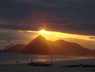 Final de tarde em uma praia maravilhosa. 