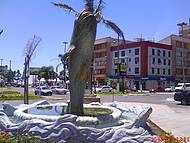 Bonito monumento no centro de Tramanda