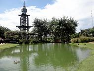 O Lago e a Torre Panormica