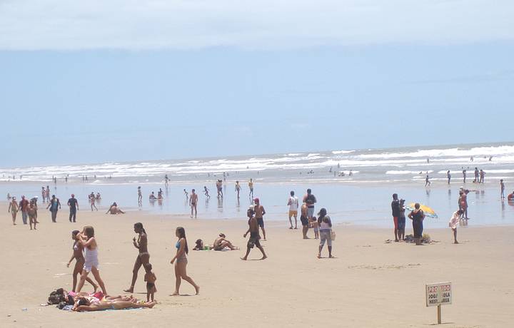 Manh na praia maravilhosa da Caueira