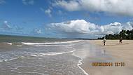 Linda Praia onde o Sossego Reina com um Clima Muito Agradvel