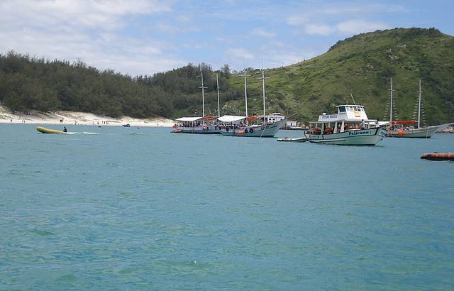 Passeio de Barco Pelas Praias Mais Lmpidas