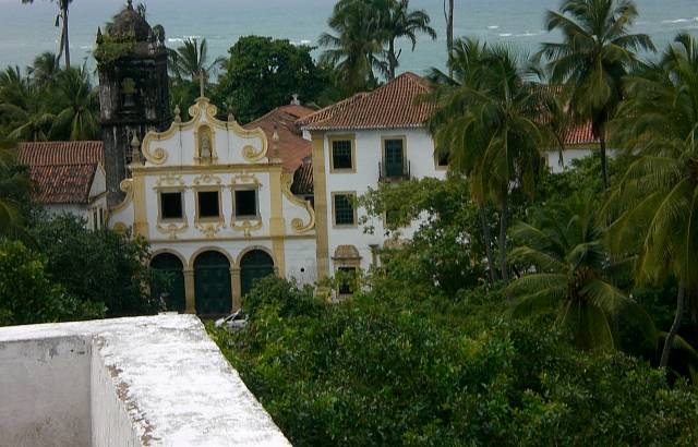 Vista do Ptio de uma Igreja