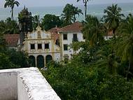 Vista do Ptio de uma Igreja