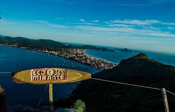 Paisagem privilegiada rene mar e montanhas, em Bombinhas