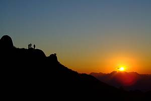 48 horas em Araras, distrito de Petrpolis (RJ): Por do sol tambm faz parte dos espetculos - 