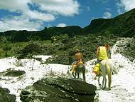 Belos cenrios ao redor do arraial convidam a cavalgadas