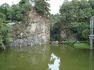 Jardim ao lado do teatro