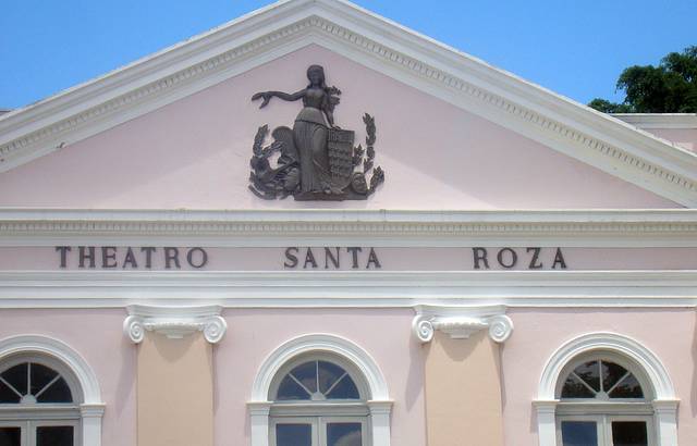  Aparentemente Rosa e j Foi Reformado Diversas Vezes em Conseqncia do Tempo.