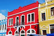 No centro da cidade, o Largo da Ordem e seu casario colorido !