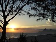 Lindo Por do Sol na praia de Itaipuaçu