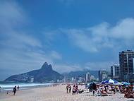 Praia de Ipanema em sbado de sol e calor !