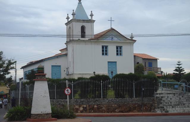 Foto tirada da calada Casa da Pedra